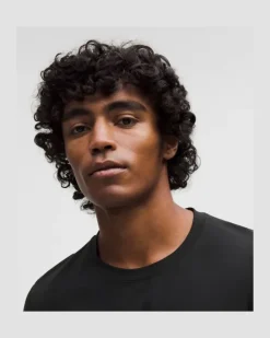 Weiches Jersey-Langarmshirt für Männer – Größe in Schwarz