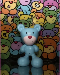x InBetweeners blauer Bär Skulptur